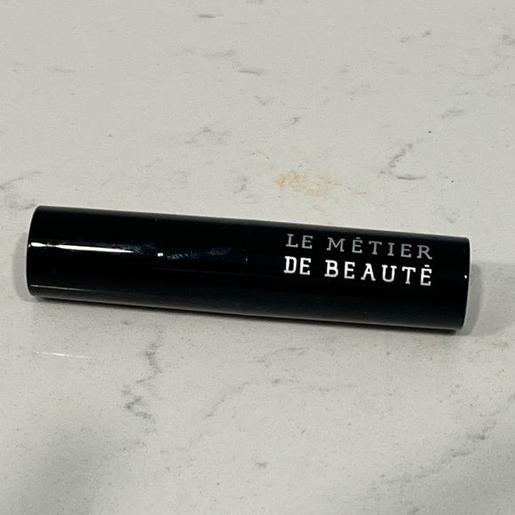 Le metier de beaute Lip Verglas Currant Lipstick - Picture 2 of 4